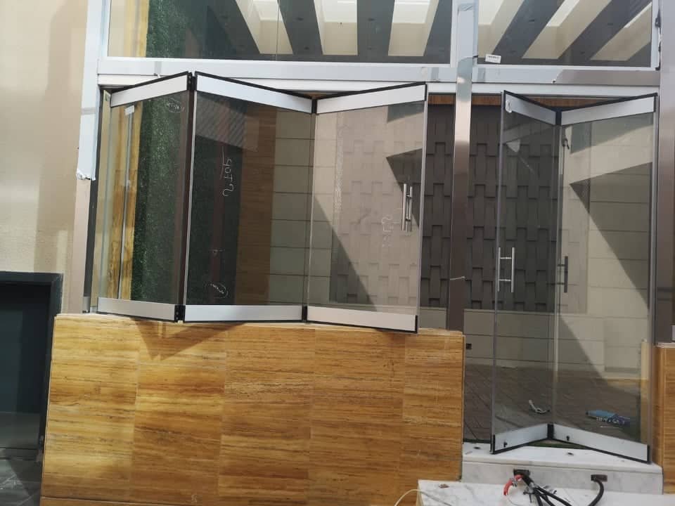 شركة تركيب ابواب اتوماتيك زجاج وفولدينج 0551988465 افضل شركة تركيب